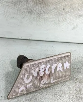 Opel Vectra C Front fender indicator light