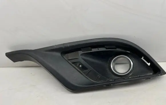 Dodge Durango Front fog light trim/grill 05113679AB