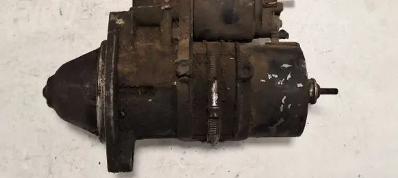 Audi A4 S4 B5 8D Starter motor 1005821523