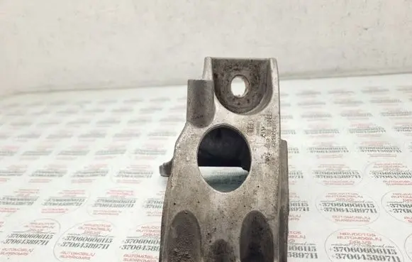 Audi A8 S8 D3 4E Gearbox mounting bracket 4E0399114BB