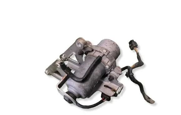Mercedes-Benz C W205 Vacuum pump A0004303832 86422823