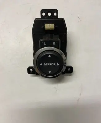 Hyundai Genesis Wing mirror switch 202008378