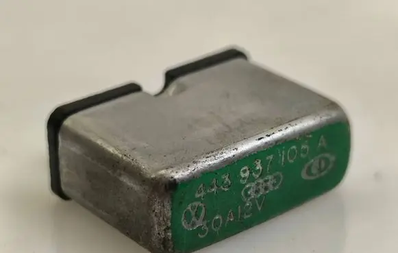 Audi A4 S4 B5 8D Other relay 443937105A 30A12V