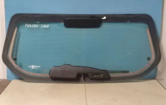 Hyundai Tucson JM Rear windscreen/windshield window 