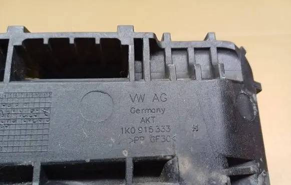 Seat Leon (1P) Battery tray 1K0915333H