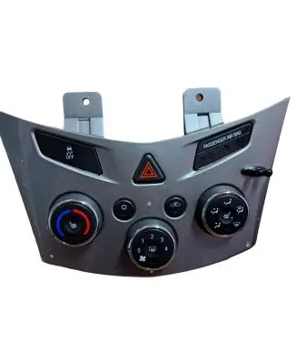 Chevrolet Trax Climate control unit 95332724 1304080269