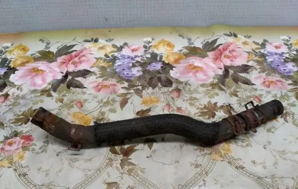 Toyota Corolla E120 E130 Coolant pipe/hose 