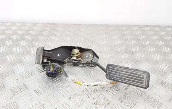 Toyota Avensis T250 Accelerator throttle pedal 8928147010