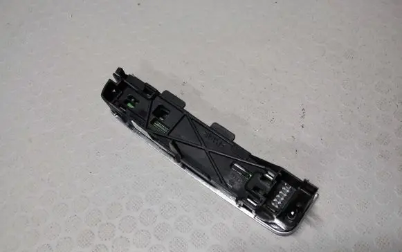 Audi A6 S6 C6 4F Gear shift indicator relay 52484100409 4F2713463D