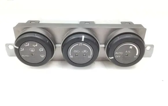 Nissan X-Trail T30 Air conditioner control unit module 27500EQ310