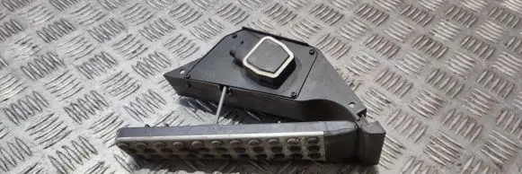 Mercedes-Benz C W204 Accelerator throttle pedal A2043000204