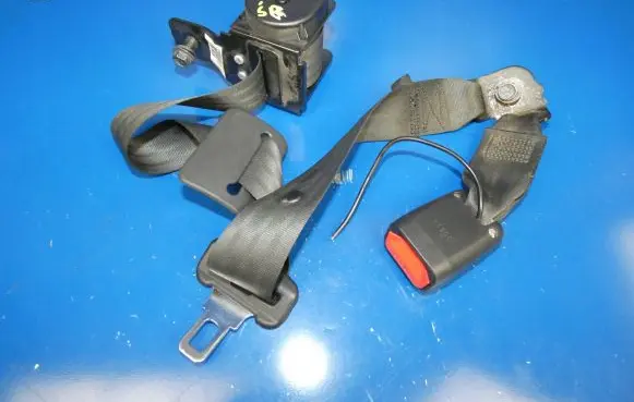 KIA Optima Middle seatbelt (rear) 