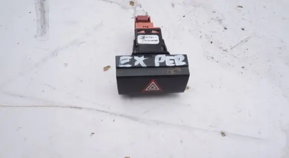 Peugeot Expert Hazard light switch