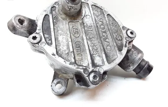 Volvo V70 Vacuum pump 30731825