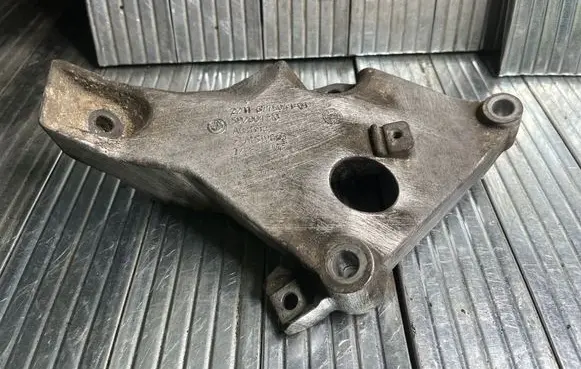 BMW 3 E92 E93 Engine mounting bracket 59200110 59280110 6775041