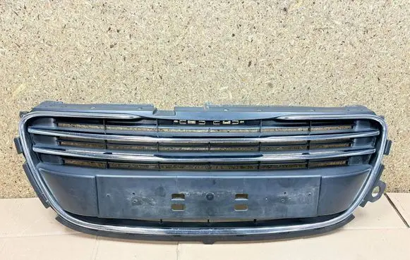 Peugeot 508 Front bumper upper radiator grill 9686571877