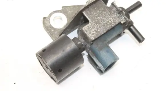 Toyota RAV 4 (XA40) Turbo solenoid valve 9091012281