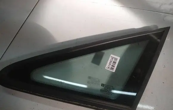 Opel Zafira A Front triangle window/glass AS2