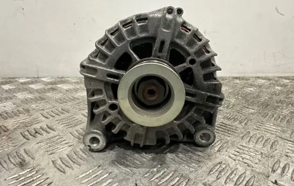 BMW 1 E81 E87 Generator/alternator 7802261