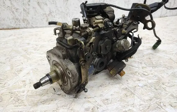 Mitsubishi Carisma Fuel injection high pressure pump R8448B261B 017226 Dpcf8qltn03