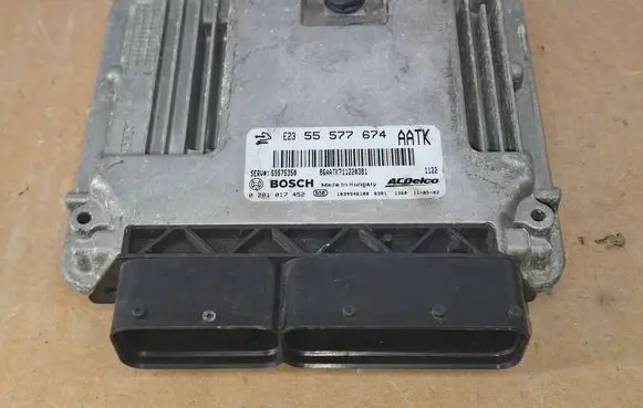 Opel Astra J Engine control unit/module 55577674 55575350 0281017452
