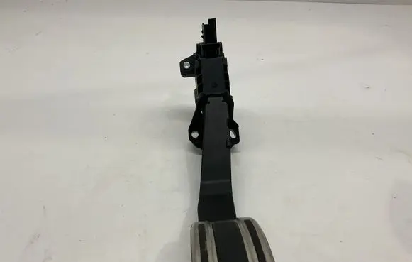Opel Mokka B Accelerator throttle pedal 9827704480 6PV01352401