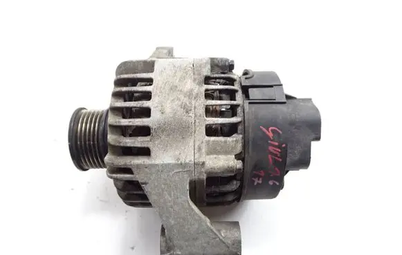 Alfa Romeo Giulietta Generator/alternator 51820624 CZ5827611 C75827611