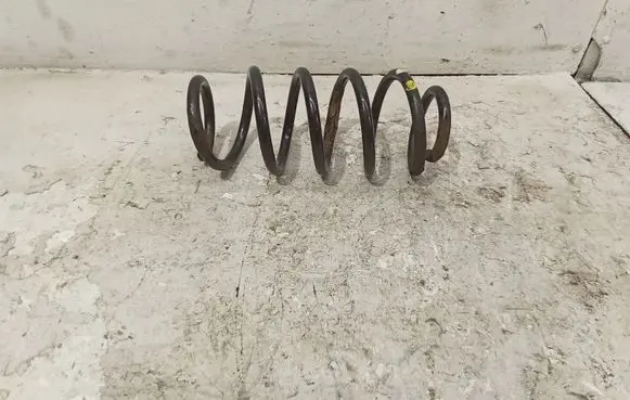 Toyota Auris 150 Rear coil spring