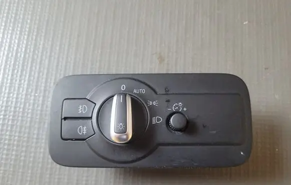 Volkswagen Touareg II Light switch 7P6941431D