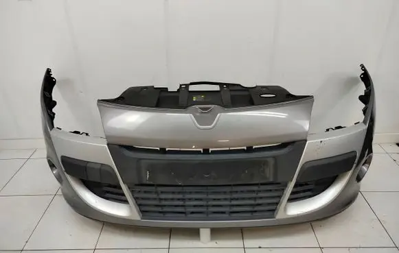 Renault Megane III Front bumper 