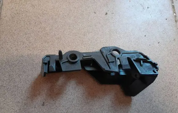 Audi A4 S4 B8 8K Front bumper mounting bracket 8K0807283D