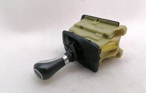 Mercedes-Benz C W204 Gear lever shifter trim leather/knob A2042677524