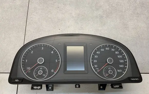 Volkswagen Touran II Speedometer (instrument cluster) 1T0920971D