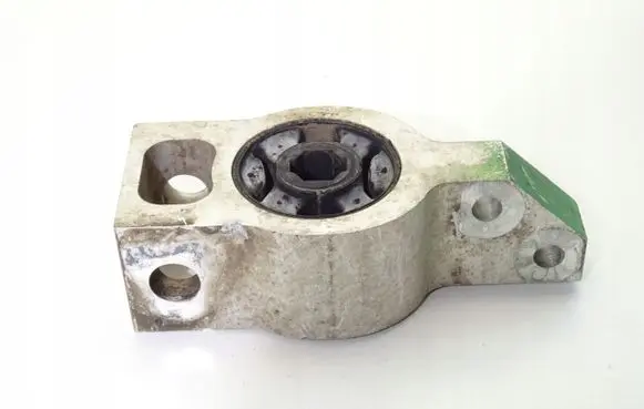 Volkswagen PASSAT Front lower control arm/wishbone 3C0199231E