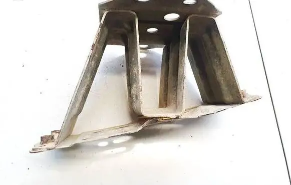 Toyota Avensis T250 Rear bumper mounting bracket