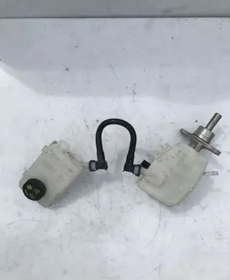 Renault Trafic III (X82) Brake fluid reservoir 460913647R