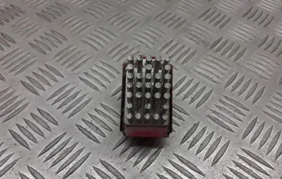 Skoda Octavia Mk1 (1U) Heater blower fan relay 1J0907521