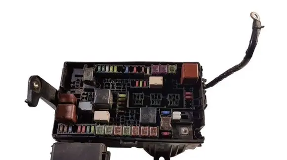 Toyota Land Cruiser (J120) Fuse box set 8266260330