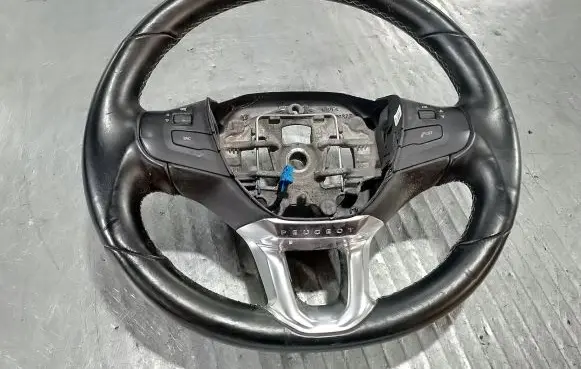 Peugeot 208 Steering wheel 61913736191372