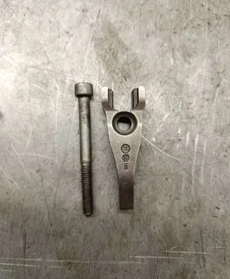 Peugeot 508 Fuel Injector clamp holder
