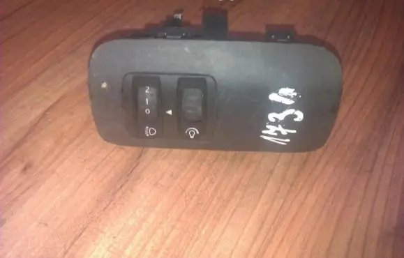 Renault Megane II Headlight level height control switch 8200176081