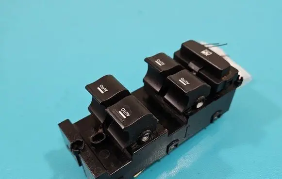 Hyundai i40 Electric window control switch 93570-3Z000 IMPRK1449039