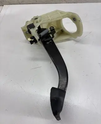 BMW 4 F32 F33 Brake pedal 6860648 678711