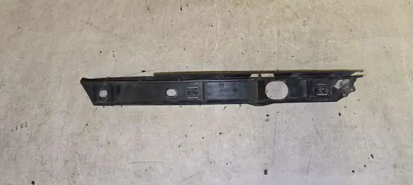 Opel Omega B2 Front bumper mounting bracket 90458189