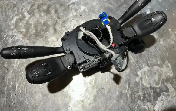 Citroen C3 Picasso Wiper turn signal indicator stalk/switch 96643944XT