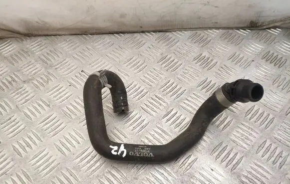 Engine coolant pipe/hose