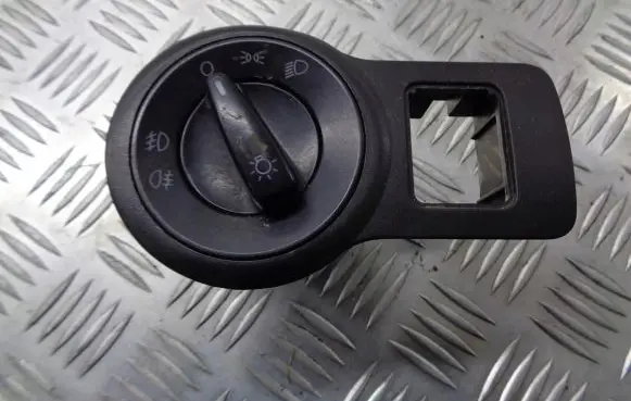 Skoda Octavia Mk1 (1U) Light switch 3B0941531C