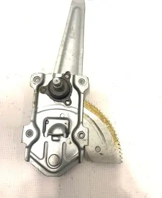 Rear door manual window regulator