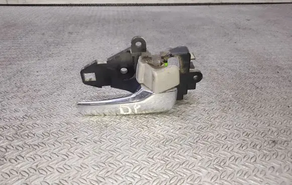 Mitsubishi Grandis Front door interior handle MN105360