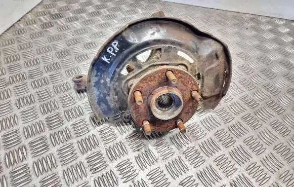 Toyota RAV 4 (XA30) Front wheel hub